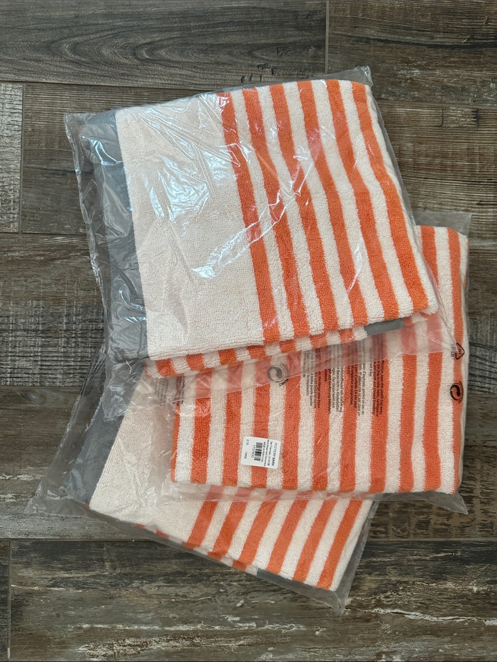 Pottery Barn Marlo Stripe Hand Towel (Clementine / Orange & White)
Set of 3